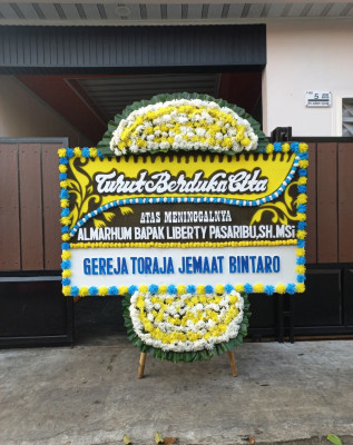 Papan Bunga Duka di Makassar Barat